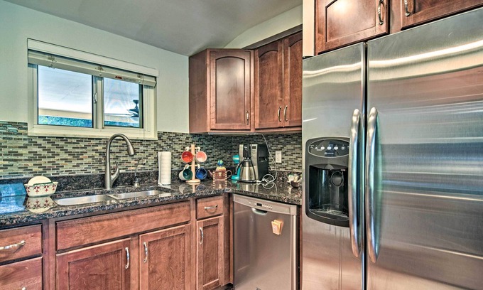 South Gate Ridge House | Classic Sarasota Home < 4 Mi to Public Beach