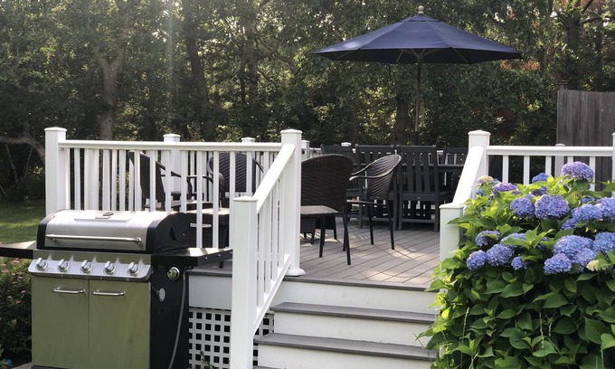 West Tisbury House | Classic & secluded - central to beaches and bike path