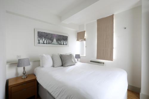 Brompton & Hans Town Apartment | Classic South Kensington Nell Gwynn