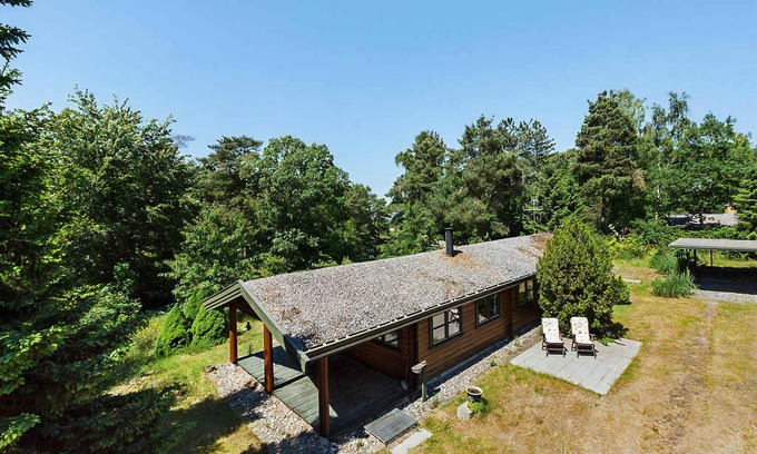 Frederiksvaerk House | Classic summer house with Arresø view