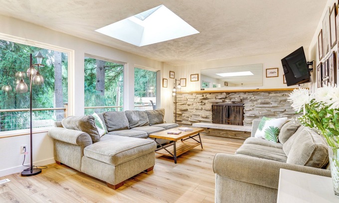 Woodinville House | Classic Woodinville Wine Country Escape!