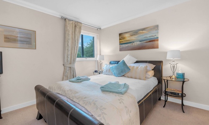 Gifford Apartment | Classy 2-Bed Holyrood Greens-Edinburgh