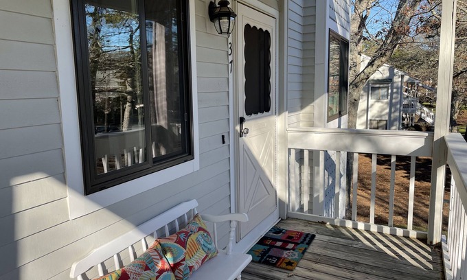 Brewster Condo | Classy, Comfy, and Convenient with AC & Pool Access