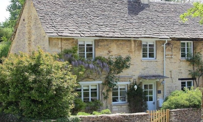 Barnsley Cottage | Claypot Cottage