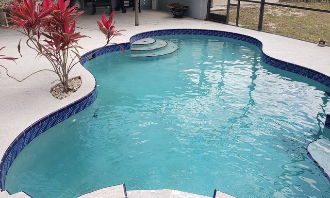 Port Saint Lucie House | Clean 2-bedroom 2 bath turnkey pool house w central air, Wi-Fi, 15 min. to beach