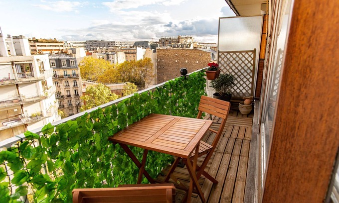 Quartier du Petit-Montrouge Apartment | Clean and Cosy studio with Balcony