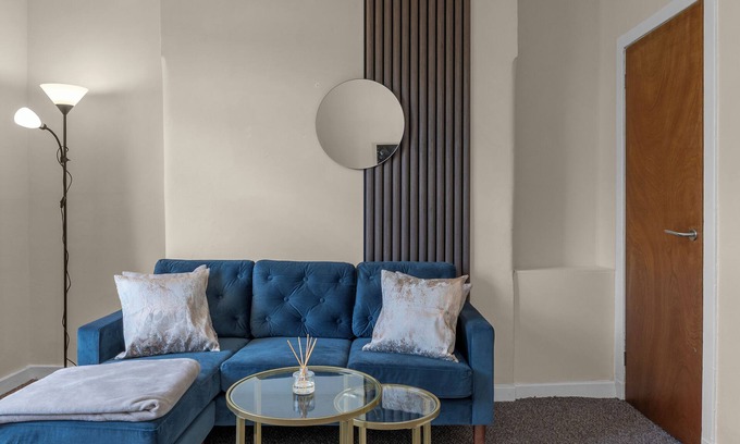 Prestonfield Apartment | Clean and cozy room in Edinburgh