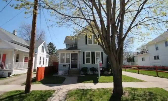 Oshkosh Apartment | Clean and spacious home.