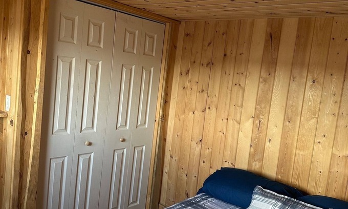 Raymond Cabin | Clean, comfortable cabin. Sleeps 4