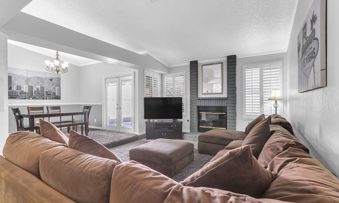 Green Valley House | Clean & comfortable home w/opt of heated pool & Spa