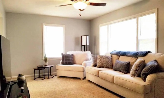 Hamilton House | Clean & comfortable ranch-minutes from Spooky Nook and downtown Hamilton