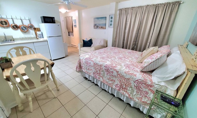 Colington Apartment | Clean Cozy Efficiency Beach Apt