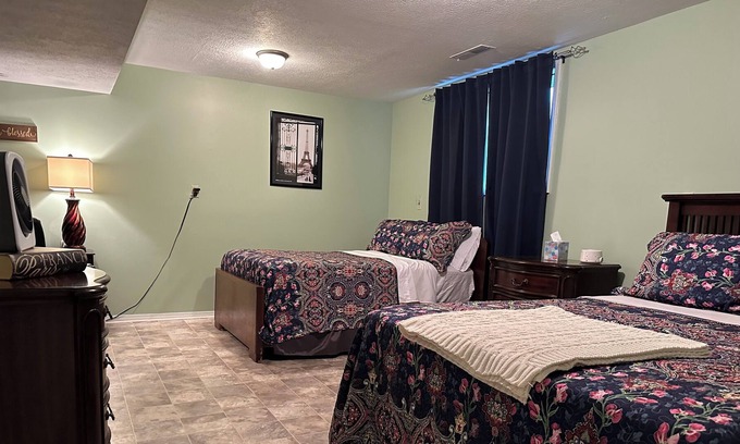 Springfield House | Clean & Cozy Private Basement. Tailored to You! Great Location!