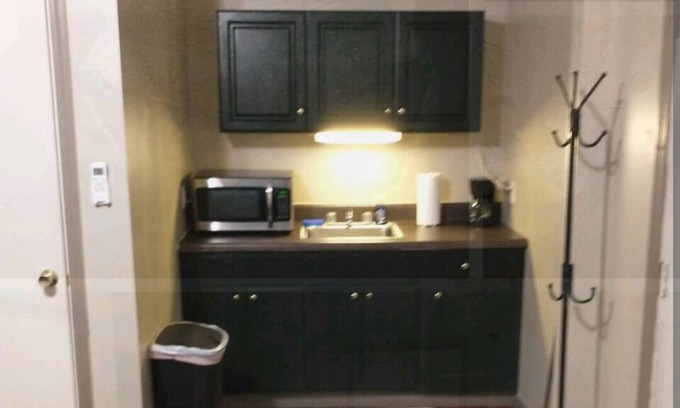 Rome Apartment | Clean efficiency studio 1308C