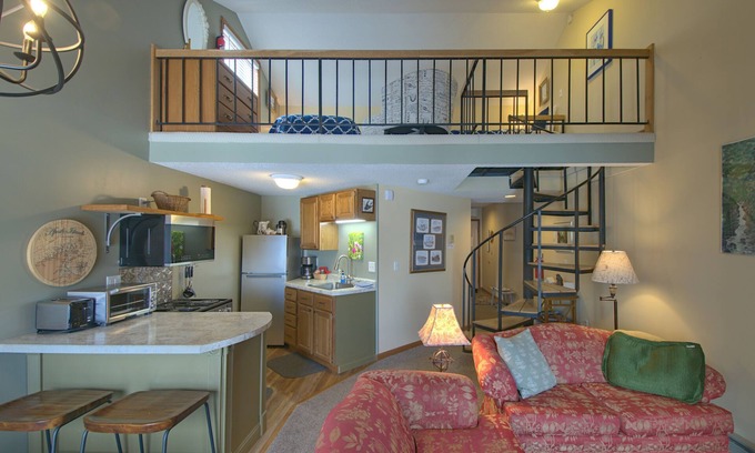 Bayfield Condo | Clean & Modern Beach Front Condo with Lake Views
