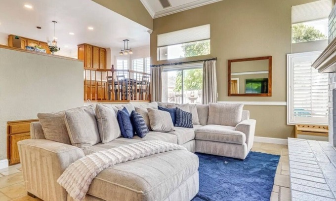 Tracy House | Clean, old fashion, pet-friendly, beautiful spacious 4-bedroom home in Tracy