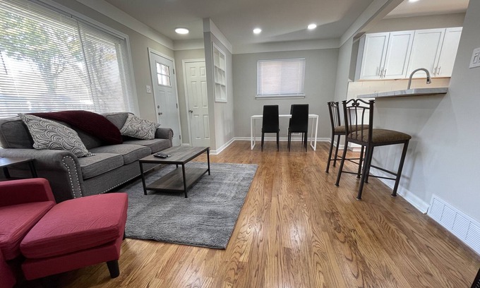 Warren House | Clean, Safe Home Away From Home