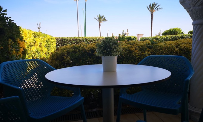 Empuriabrava Apartment | Clean, well-kept apartment on the beach, wifi, air conditioning. Ground floor, up to 4 persons