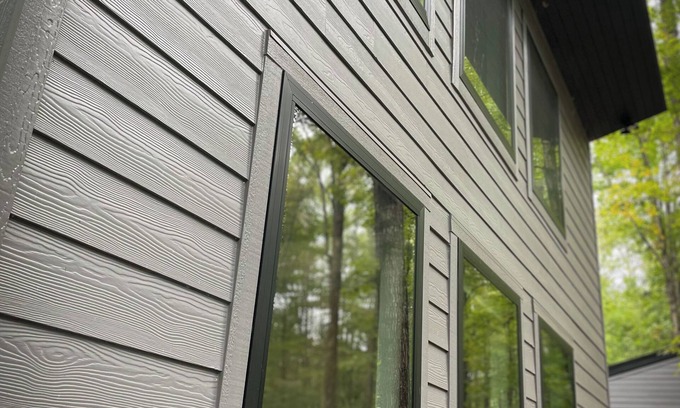 Cookeville Hotel | *Cleaning Fee Included* Mini modern cabin nestled in the peaceful hills between Jackson and Putnam County, minutes away from CUMMINS FALLS STATE PARK. Designed for comfort and style, this vacation rental seamlessly blends modern charm with wooded s