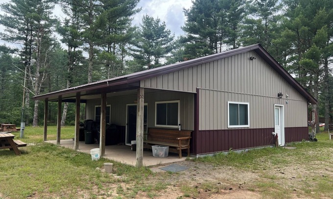 Black River Falls Cabin | Clear Creek Cabin- 10 acres of privacy, Pond, Creek, Pet Friendly