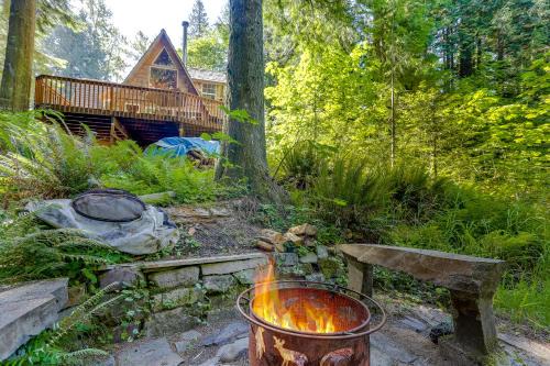 Rhododendron House | Clear Creek Cabin