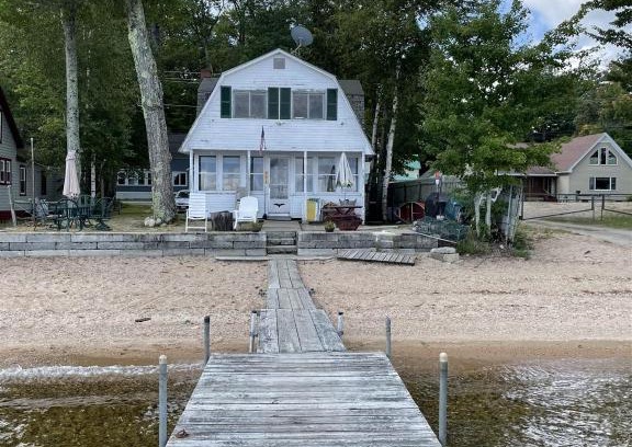Sebago Villa | CLEARVIEW LIMIT 6 villa