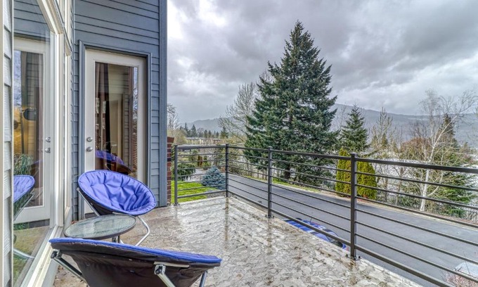 Hood River House | Clearwater Spring