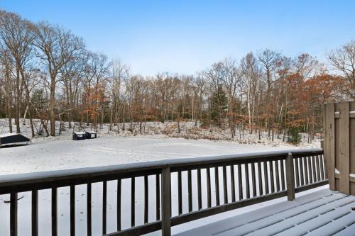 Eagle River Apartment | Cleerwood Village #252