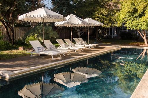 Santa Rosa House | Clementine By AvantStay Bright Modern Retreat w Pool Pool Table Large Patio