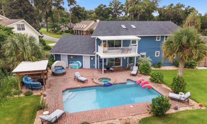 Ocala House | Cleopatra's Sunset in Ocala