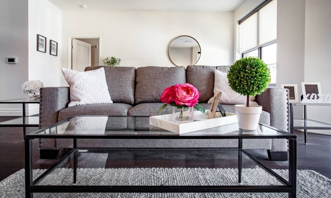 Little Italy Apartment | Cleveland Luxe Apartment w/Patio
