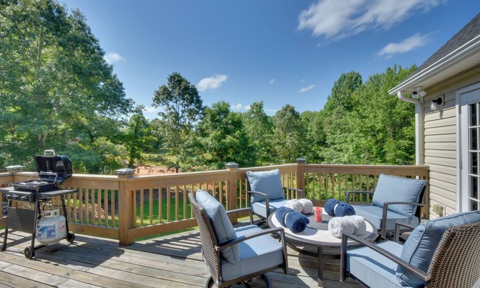 Cleveland House | Cleveland Retreat w/Deck: 2 Mi to Winery!