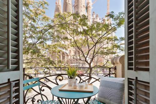 La Sagrada Familia Apartment | Click&Flat Gaudi Dream I