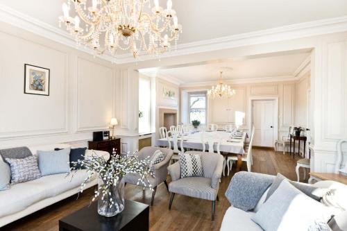 Little Longstone House | Cliff House