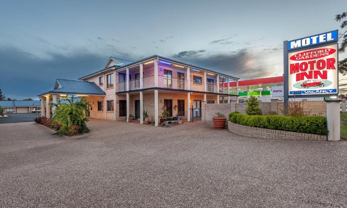 Harristown Hotel | Clifford Gardens Motor Inn
