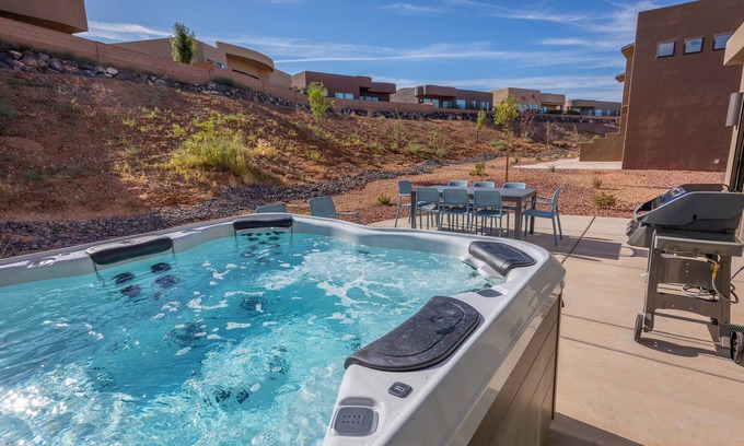 St. George Villa | Cliffside Retreat at The Ledges Golf Club *Private Hot Tub*
