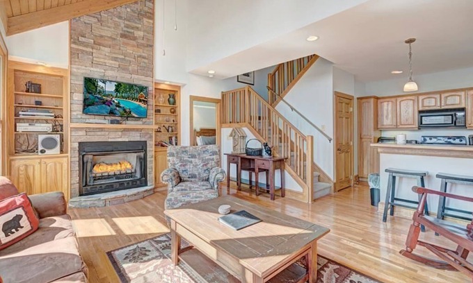 Foscoe House | Cliffsider - Mountain House, Gated Resort, Indoor/Outdoor Pools and Hot Tub, Fitness Area, Fishin.