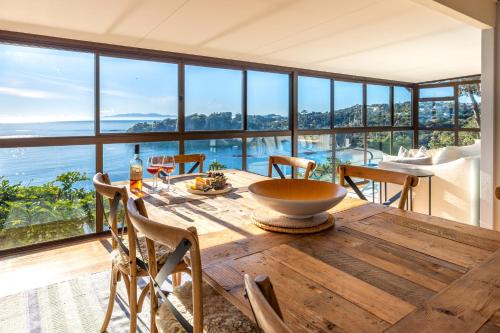 Oneroa House | Clifftop Sanctuary - Stay Waiheke