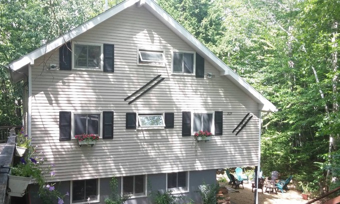 Gilford Ski Chalet | Close to all Lake Winni has to offer for time away with friends or families