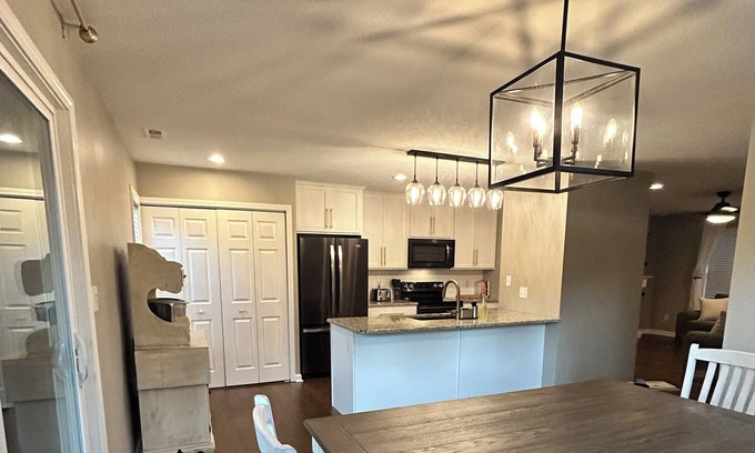 Oakley House | Close to all things Asheville! Spacious and dog friendly!!