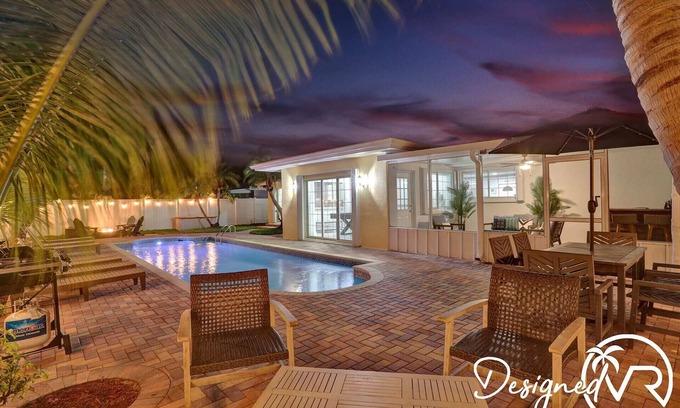 Deerfield Beach Villa | Close to Beach 4 Br with Heated and Amazing Pool
