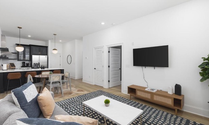 Cleveland Park Apartment | Close to Broadway and Walkable Area with 4 Beds, 2 Bedrm