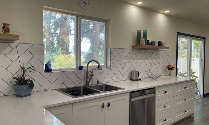 Minnehaha House | Close to everything, our Pet Friendly Home away from Home!