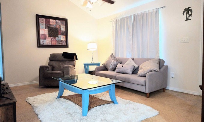 Kreole House | Close to everything. n20 min to Casinos/Beach n30 min to Mobile n90 min to NOLA
