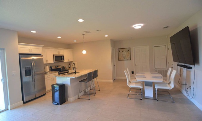 Deltona Lakes House | Close to everywhere you want to be