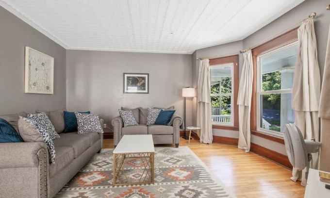 Southside Apartment | Close to Hospitals Upstate, St. Joseph's, Crouse