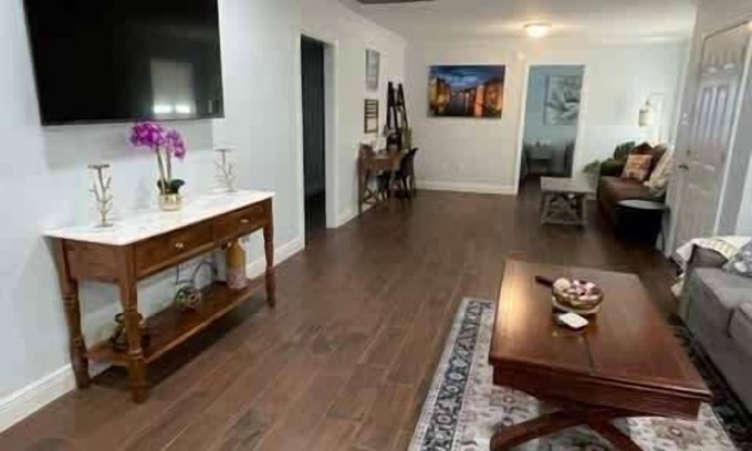 Highlands - Perkins House | Close to LSU & Health District 3BR 2BA whole House
