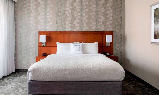 Middletown Hotel | Close to Naval War College Museum, Two Affordable Family Ready Accommodations