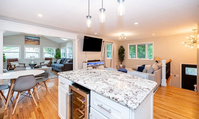 Geyser Crest House | Close to SPAC, Saratoga Race Track & Downtown