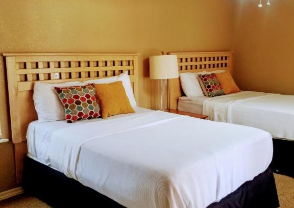 Paradise House | CLOSE TO STRIP, Very Private, GATED, Huge Floorplan, WIFI, Washer&Dryer